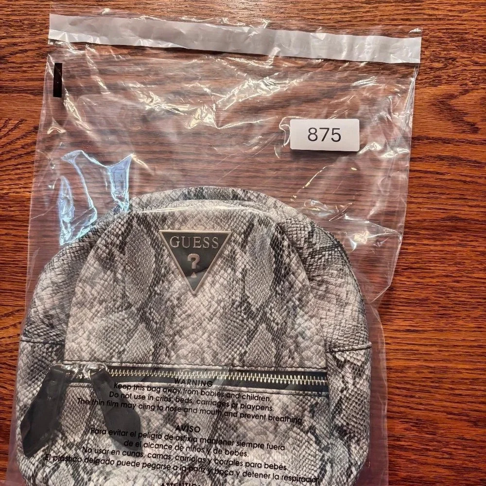 Guess Backpack Purse‎ Grey Snakeskin design Small Chain straps - Picture 10 of 10
